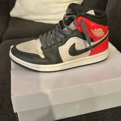 Air Jordan 1 Mid Se Brand New 