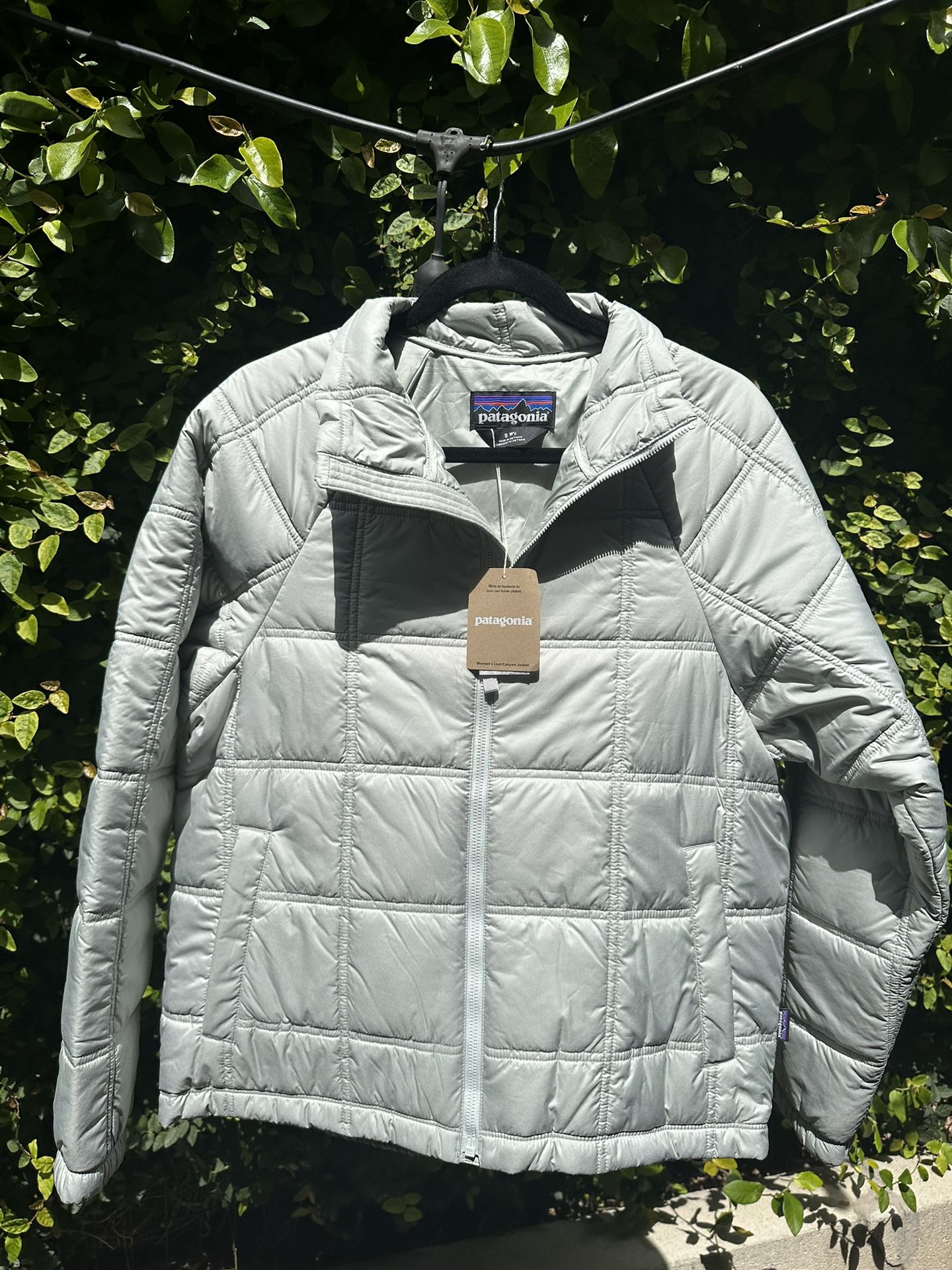 NEW: Patagonia Women’s Lost  Canyon Size SM