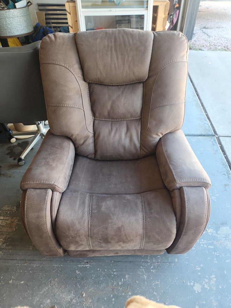 STR 3 Power Recliner
