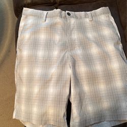 Lodge Havoc rooster Mens Chaps Golf Shorts Size 32 for Sale in Wichita, KS - OfferUp