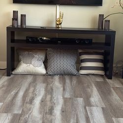 Tv console