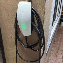 Tesla Charger 
