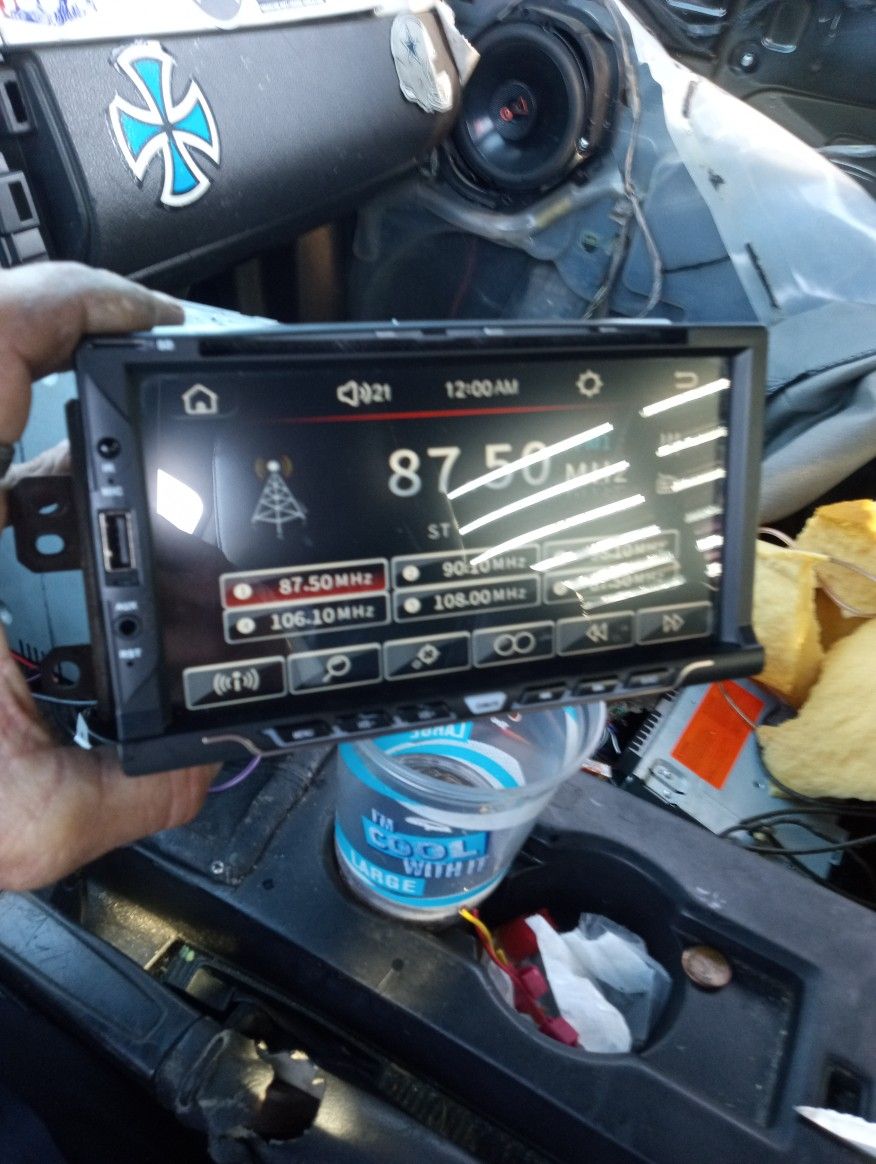 Touch Screen Audio Receiver Lots Of Features Clean Like New No Scratches