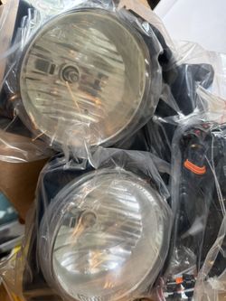 03/06 Sierra Fog Lights Assembly