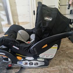 Chicco Keyfit 30 Infant Car Seat With Additional Base