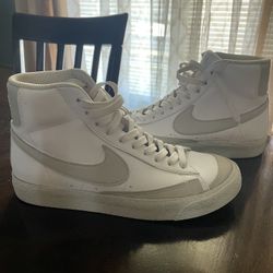 Nike Blazer Mid ‘77 Grade School Lifestyle Shoes 