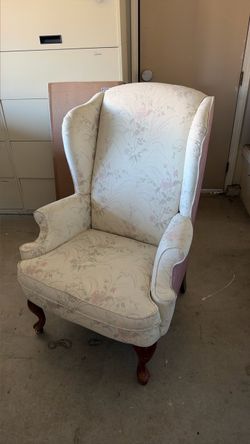 Accent floral chair