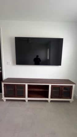 TV ENTERTAINMENT CONSOLE 93”!!