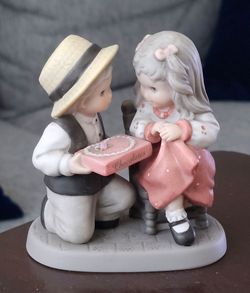 Vintage 1998 Enesco NBM Figurine One of Life's Sweetest Moments 472379 Boy Girl Chocolate Box