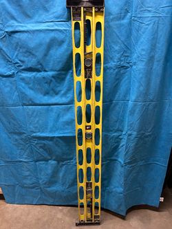 Extendo Yellow Fiberglass Level Tool. Extends up to 13 feet