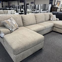 Double Chaise Fabric Sectional. 🚚WE DELIVER🚚