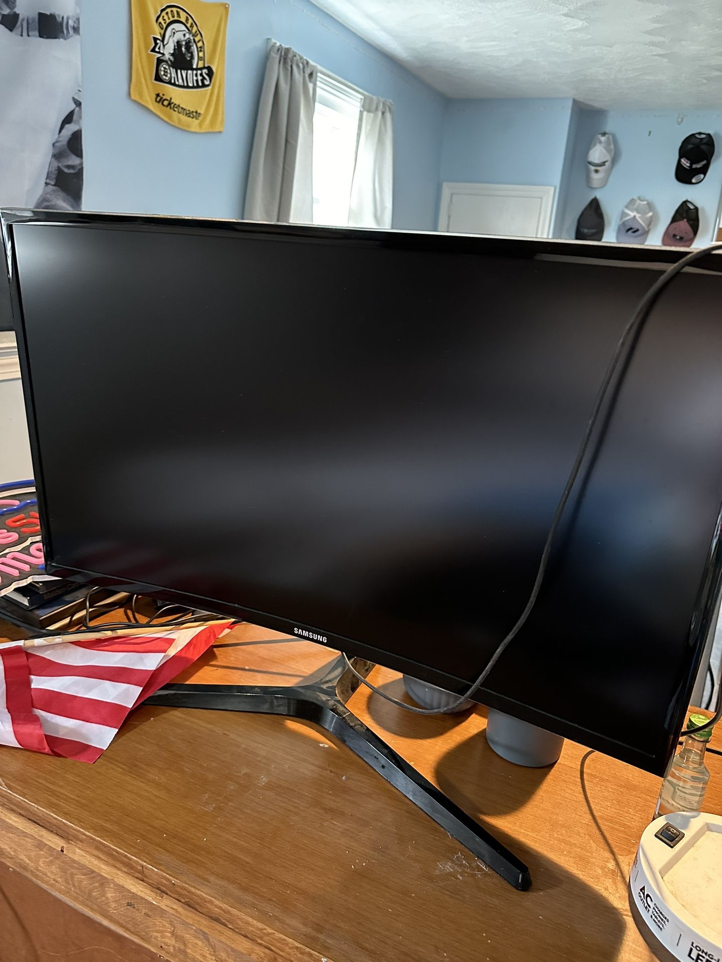 Curved Monitor