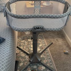 Halo baby Bassinest- Swivel Sleeper