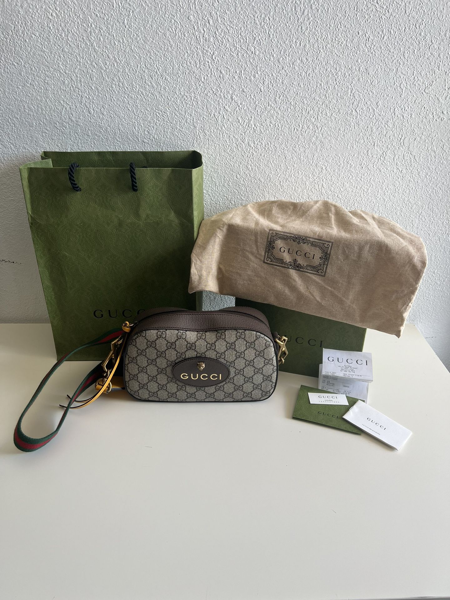 Gucci Neo Vintage GG Supreme Messenger Bag Authentic MSRP$1680