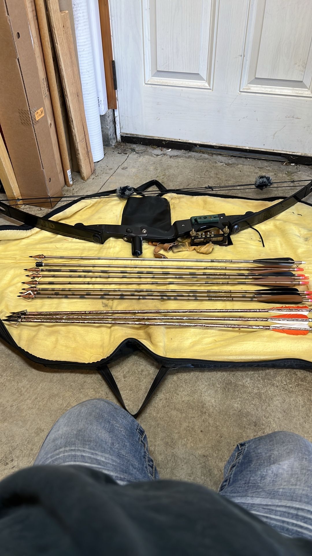 Bear compound now w/10broadheads
