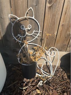 Cat plant holder wrought iron old vintage