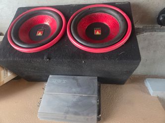 Two very powerful speakers like new includes