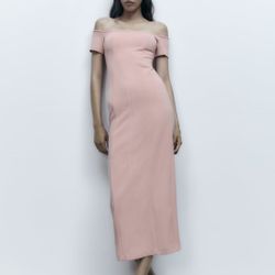 Zara NWT M topstitched pale blush dress. Straight neck off shouldered. Back metal zip closure. Slit st hem.  97% polyester 3% elastane