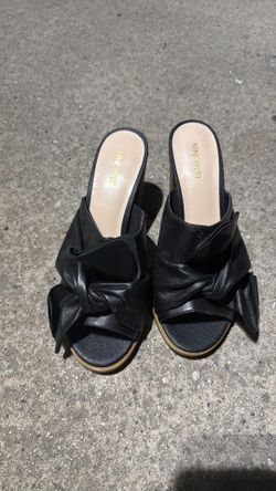 Nine West Bow Tie Heel size 9 Women’s shoe
