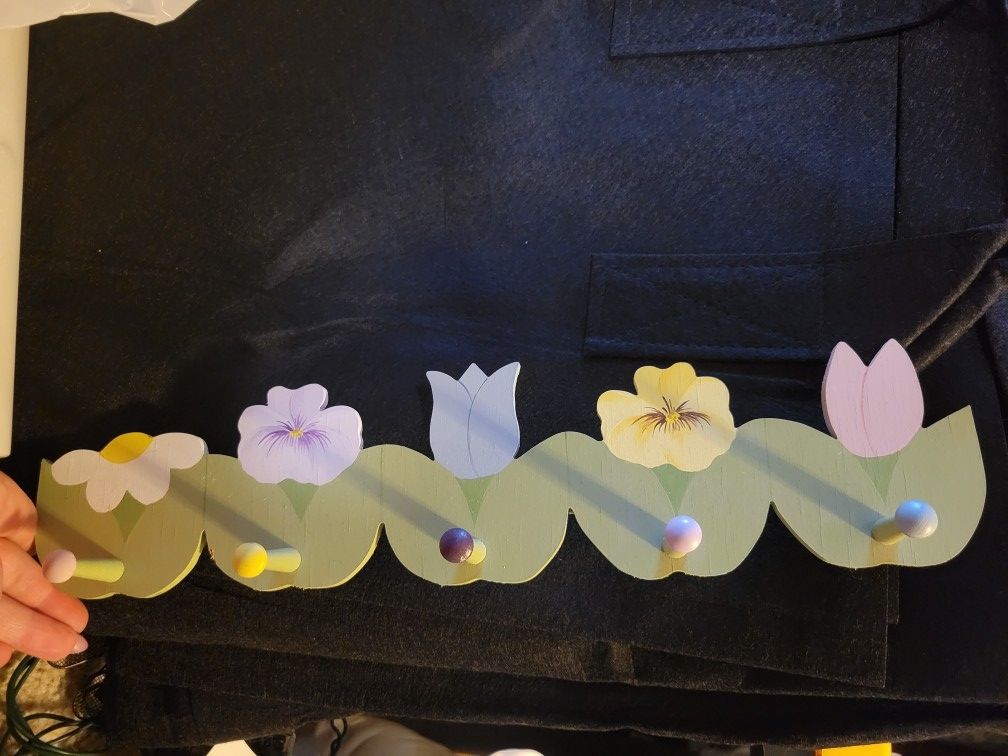 Hand-painted Wooden Hat Wall Hanger