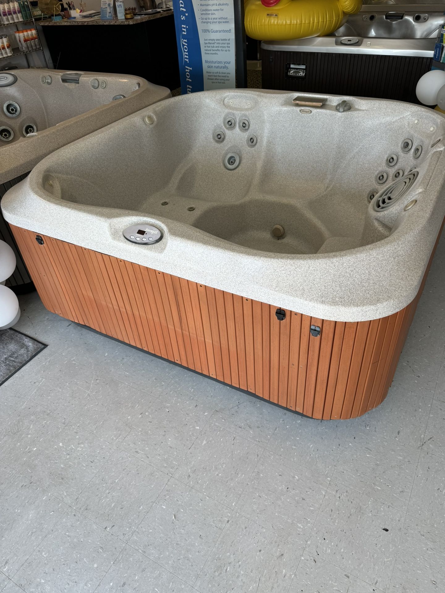 Jacuzzi J-345 Hot Tub