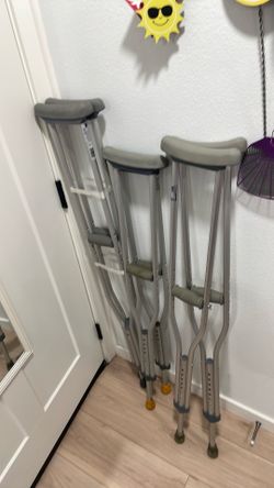 Crutches, muletas