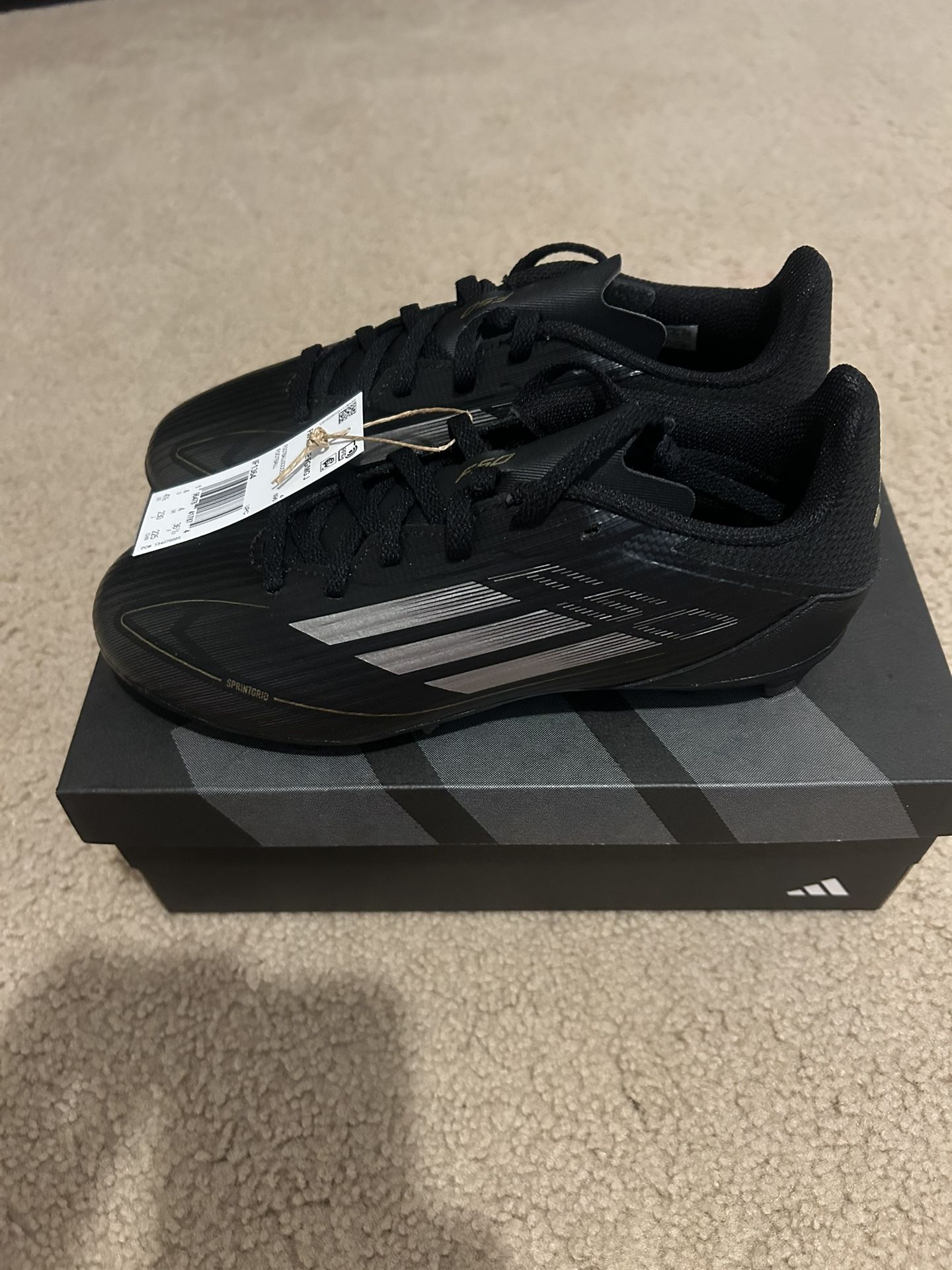 kids' adidas f50 league fg mg j Soccer shoes size 4.5