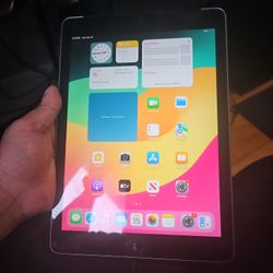 6th Gen iPad 128GB Wifi+Cellular 