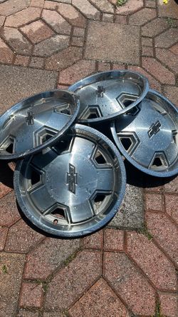 Chevy hubcaps