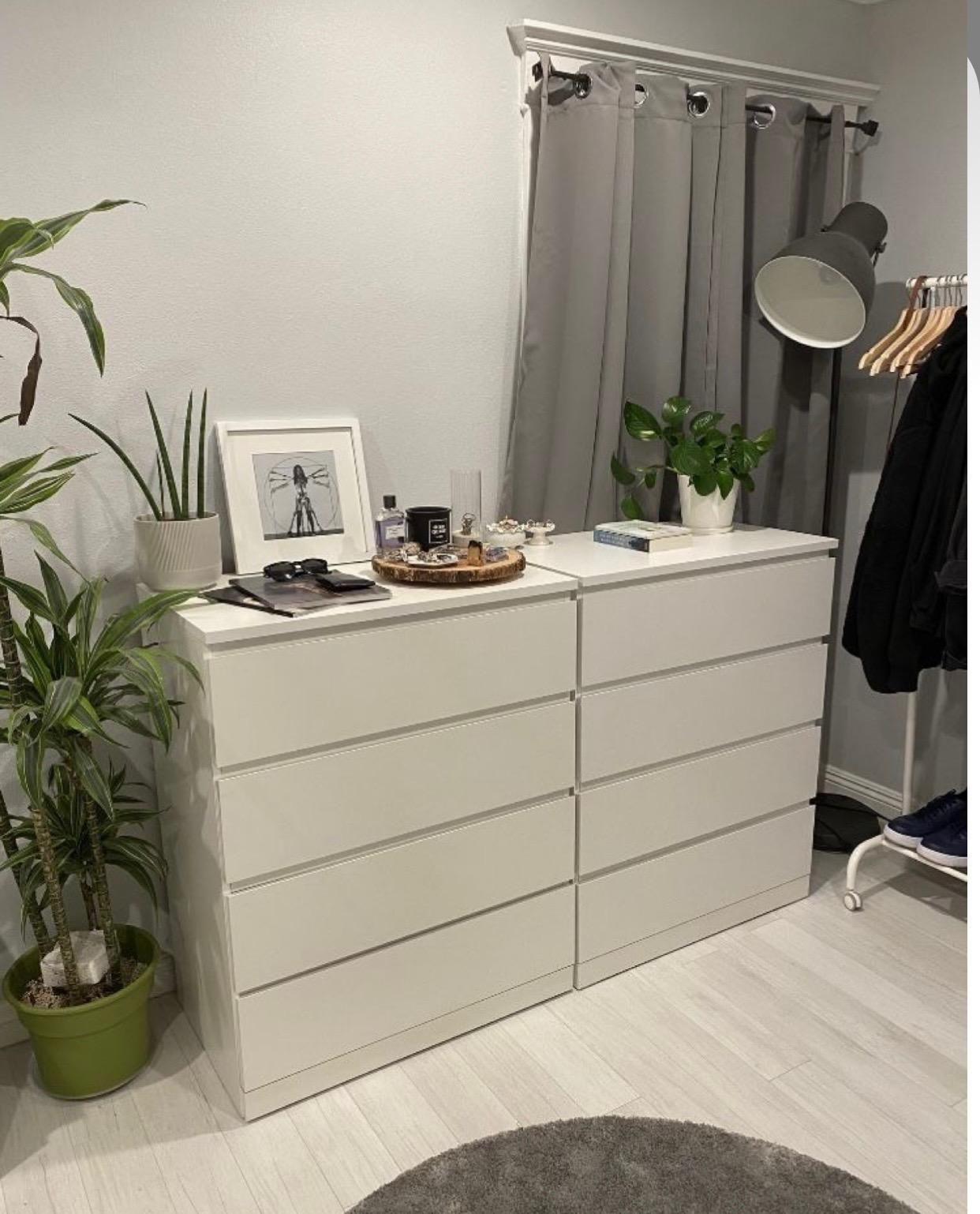 2 dressers