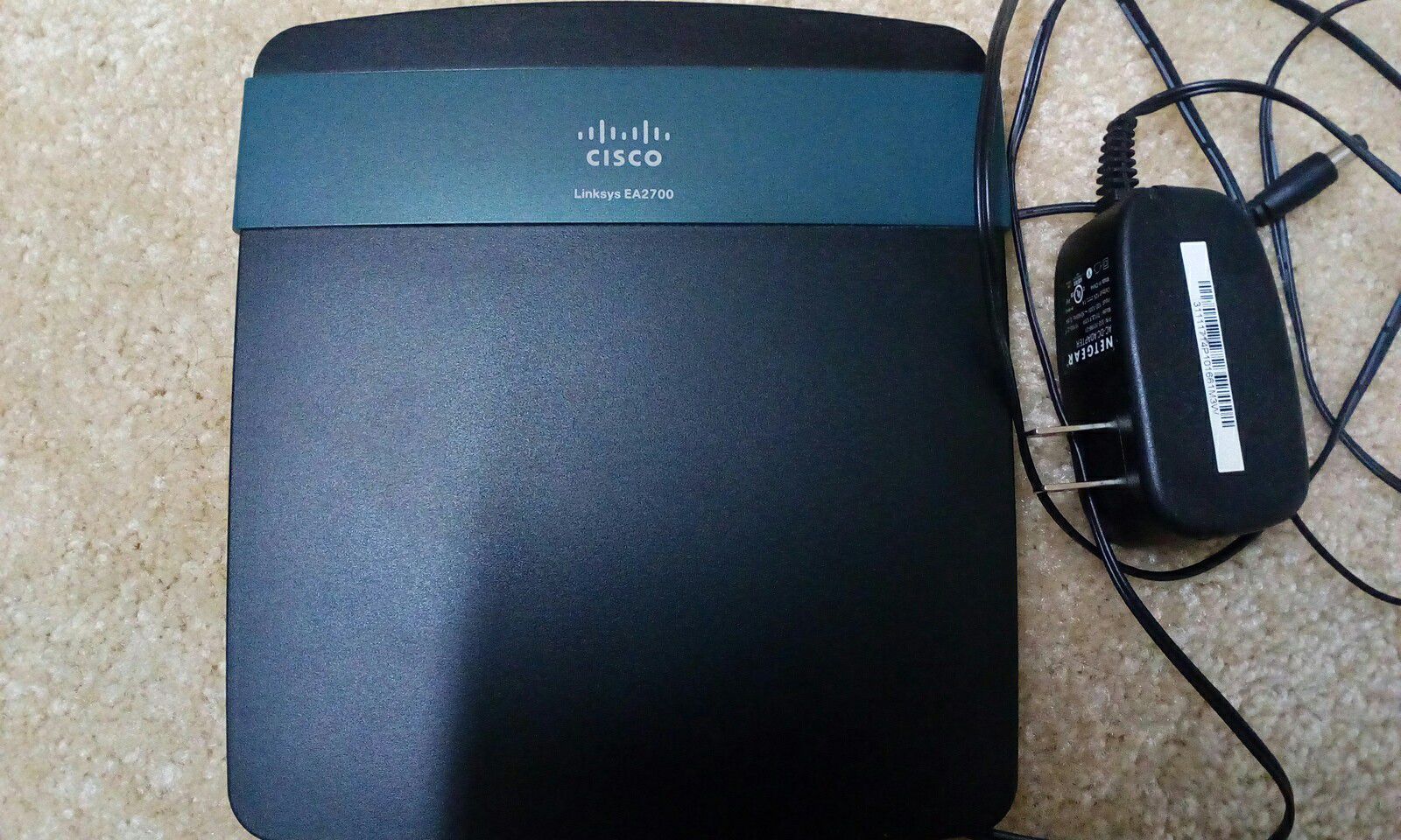 Used Linksys EA2700 WiFi router