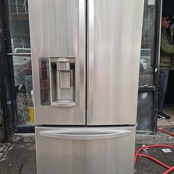 Lg French Door Refrigerator 33 68 32