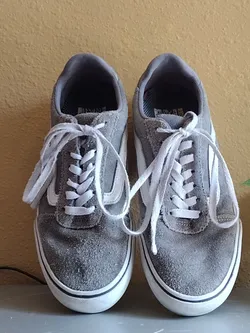 Preowned Classic Vans Sneakers – Gray – Size 7