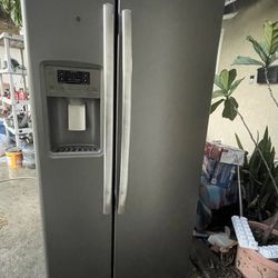 GE Refrigerator 