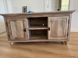 Tv stand