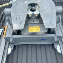 B&W Companion OEM 5th Wheel Hitch w/ Slider for Chevy/GMC Towing Prep Package - Dual Jaw - 20K