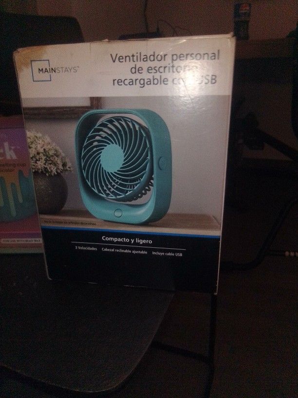 Compact USB Desktop Fan