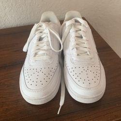 Women’s Nike 6.5 Like New Used Once 