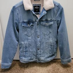 Men's Sherpa-Lined Denim Trucker Jacket 