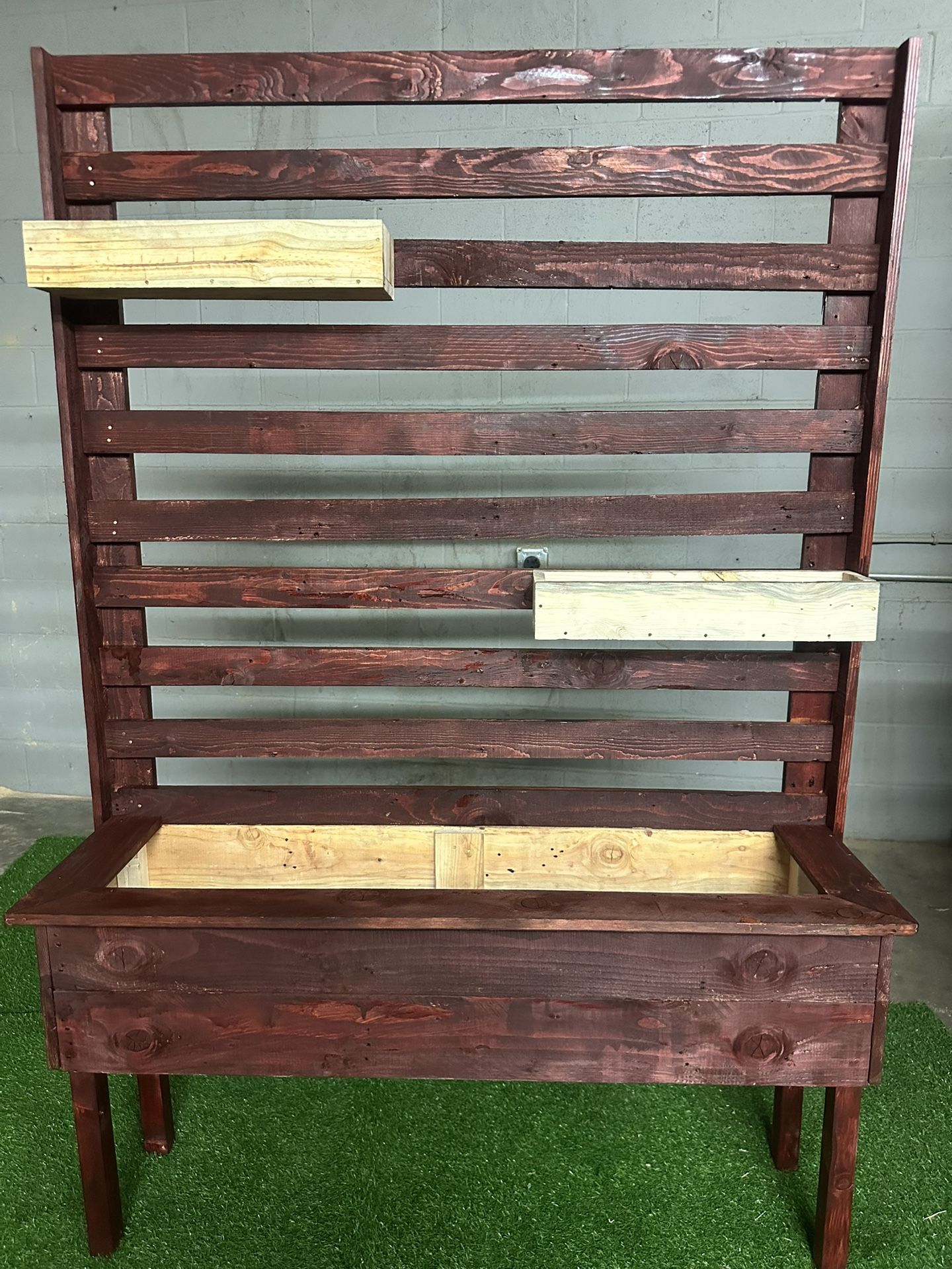 Rustic Wooden Planter/ Plantero Rústico De Madera