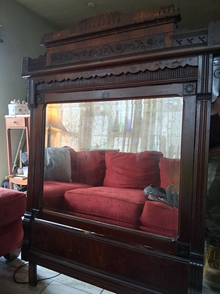 ANTIQUE EASTLAKE SWIVEL MIRROR