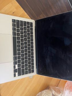 MacBook Air 13’ rose gold