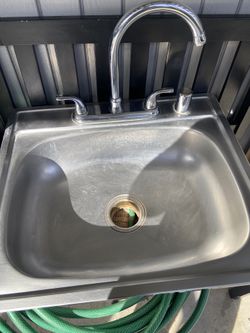 Kitchen Sink Whit Faucet