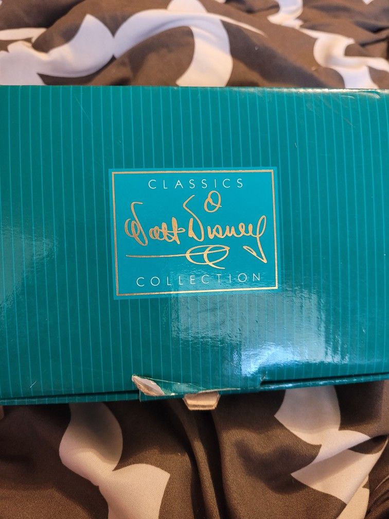 Walt Disney 1998 Dumbo Ornament