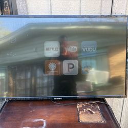 43” Element Smart Flatscreen Tv