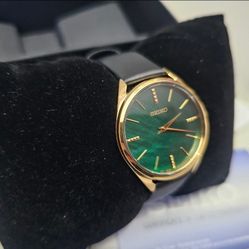 Seiko Women's Green Mother of Pearl Dial Black Leather Band Quartz Watch NEW