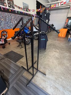 T-shirt retail rack