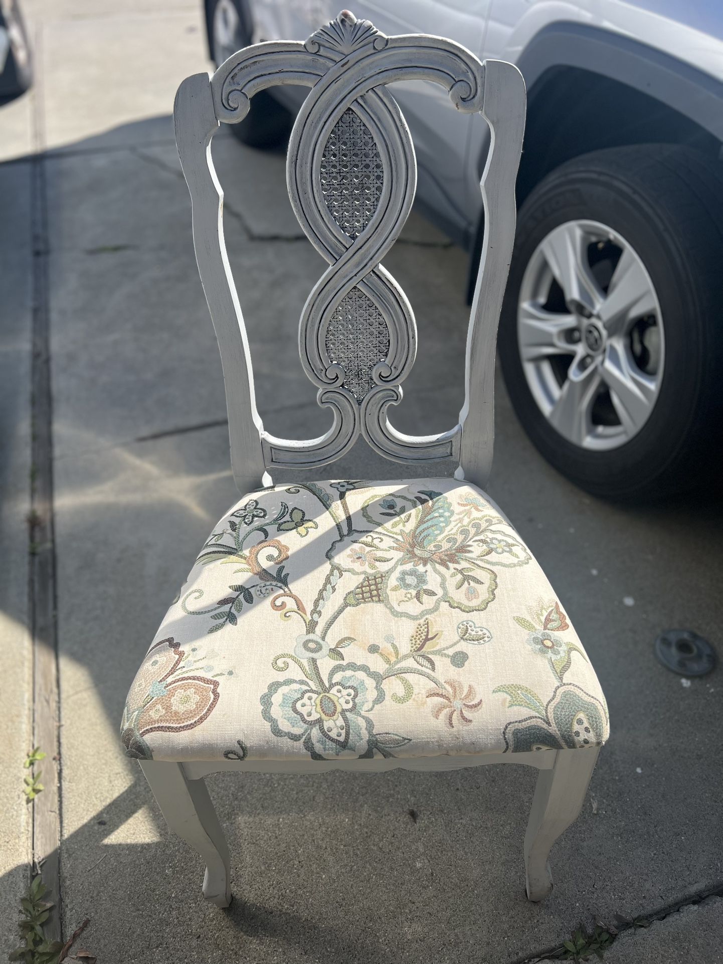Chic Accent Chair