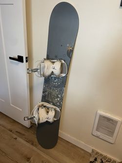 48 Women’s Snowboard with Bindings