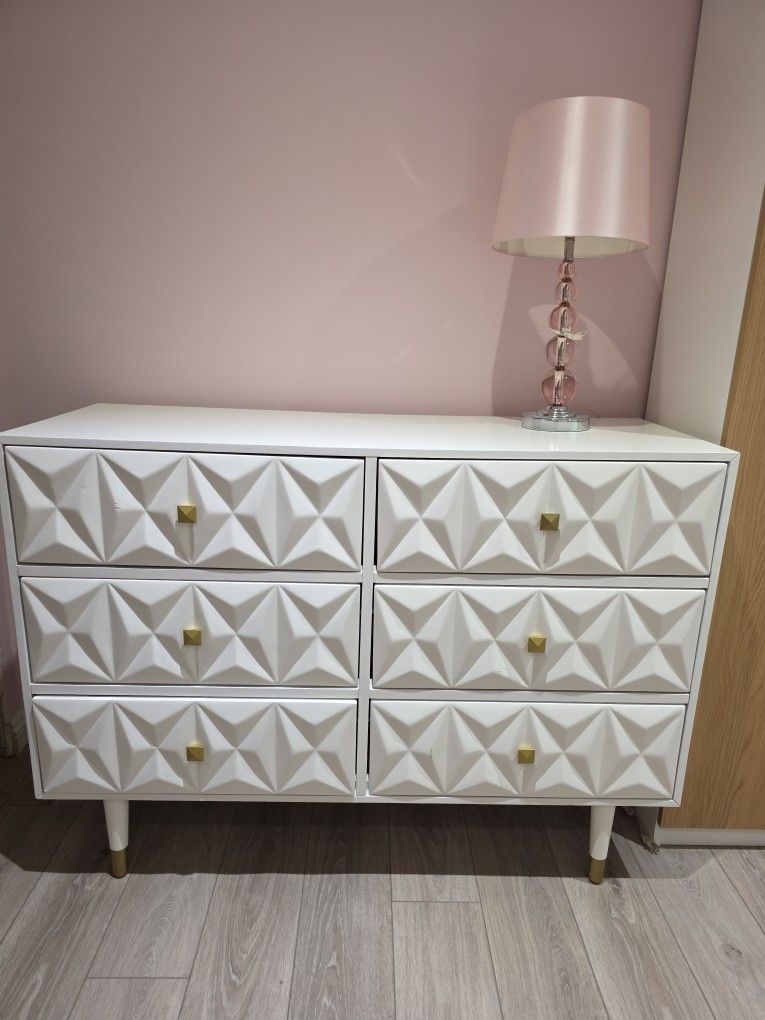 mid century white dresser West Elm Mid-Century 6-Drawer Dresser. Original Price: $1,399 Add storage space into your home for your clothing and extra throws or pillows with this 6 drawer dresser Modern White Geometric 6 Drawer